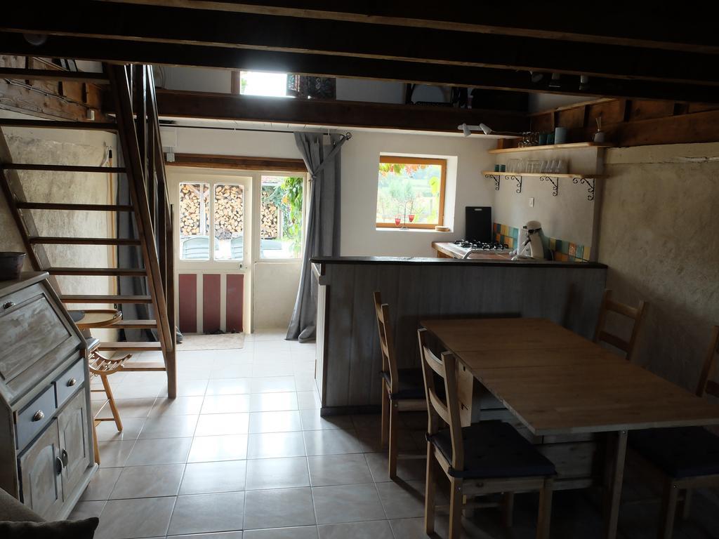 Bed and Breakfast Le Bon Coeur Ygrande Exterior foto